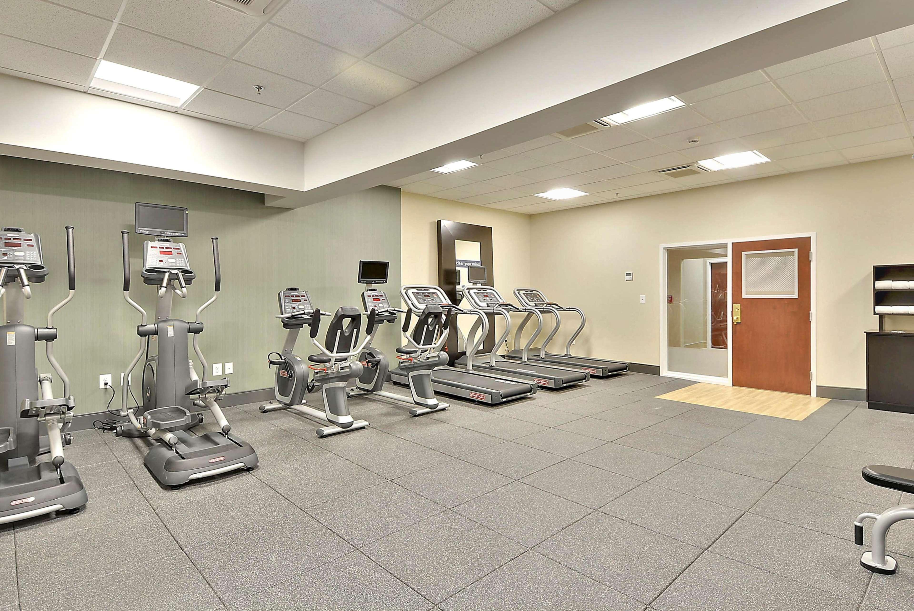 Hampton Inn Alexandria/Old Town מראה חיצוני תמונה