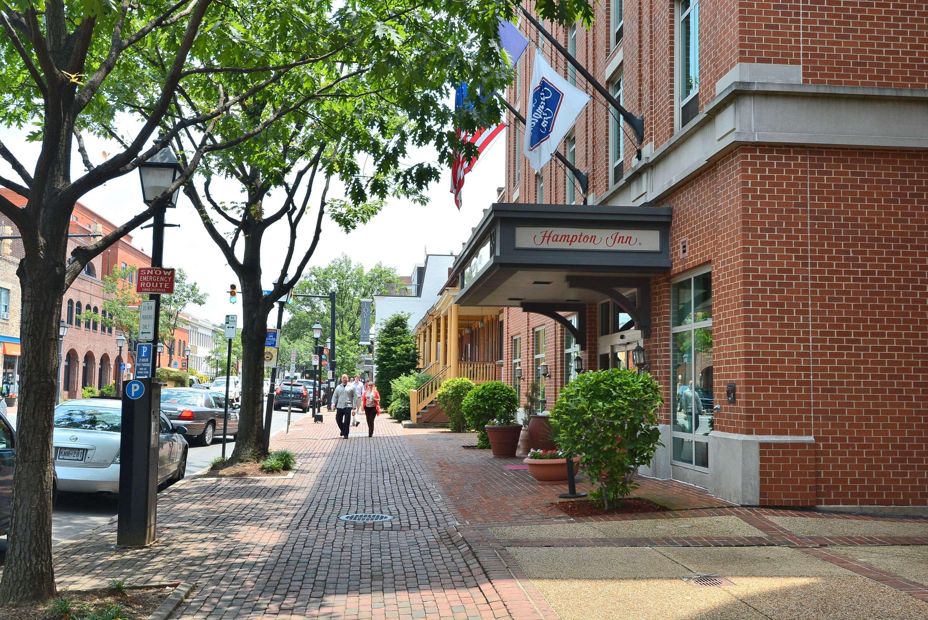 Hampton Inn Alexandria/Old Town מראה חיצוני תמונה